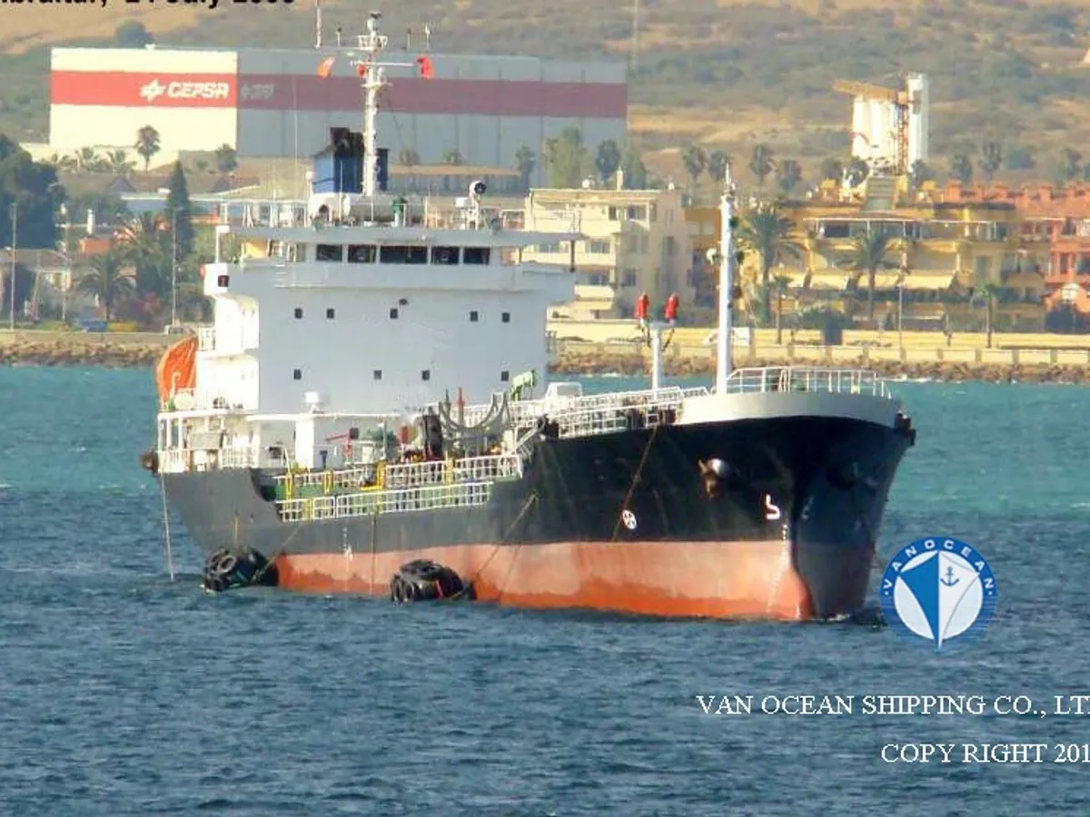 Petrol/Kimyasal tankeri satılık