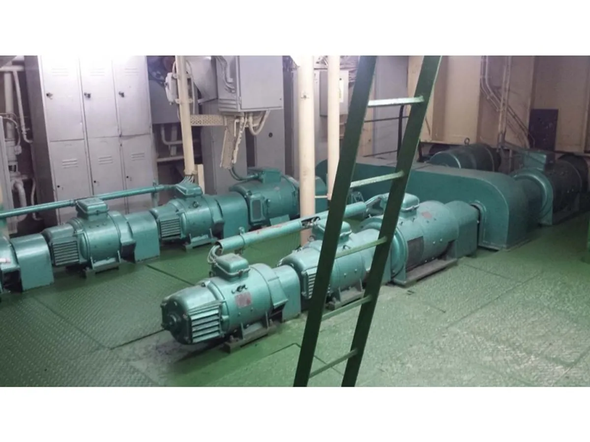 Dredger (Kazık çakma gemisi) satılık