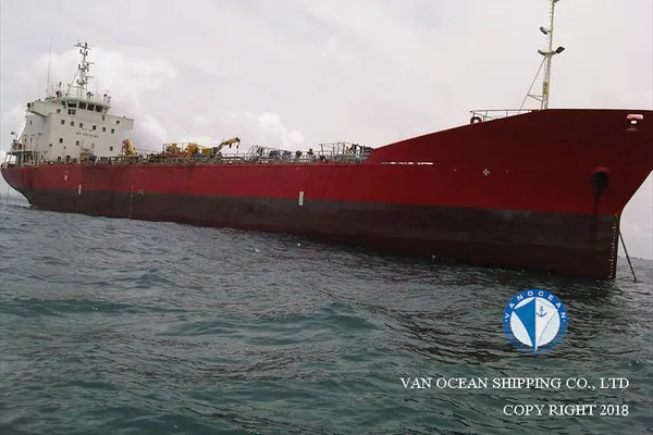 Oil/Chemical tanker for sale