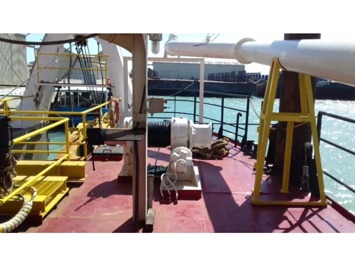 Dredger (Kazık çakma gemisi) satılık