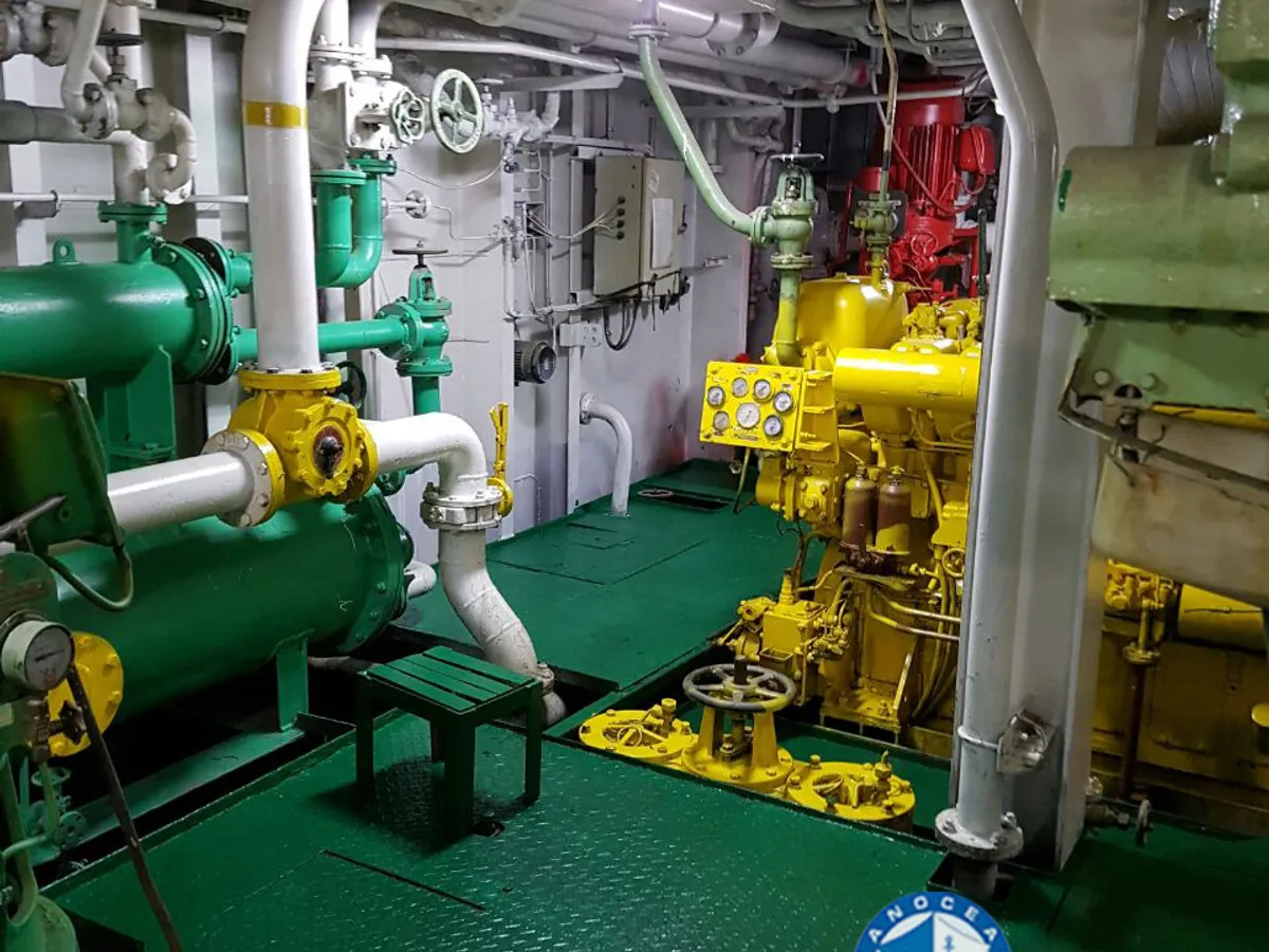 Petrol/Kimyasal tankeri satılık