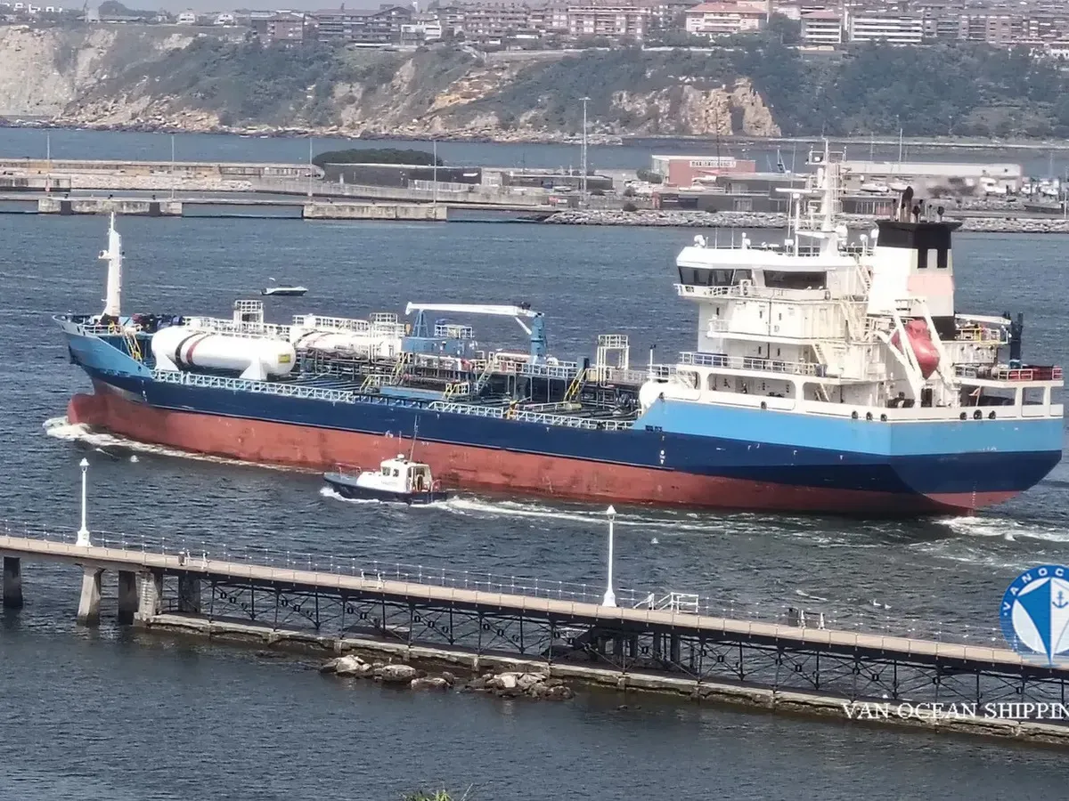 Petrol/Kimyasal tankeri satılık