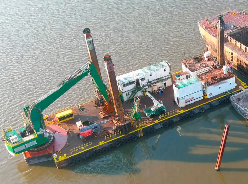 Dredger (Kazık çakma gemisi) satılık