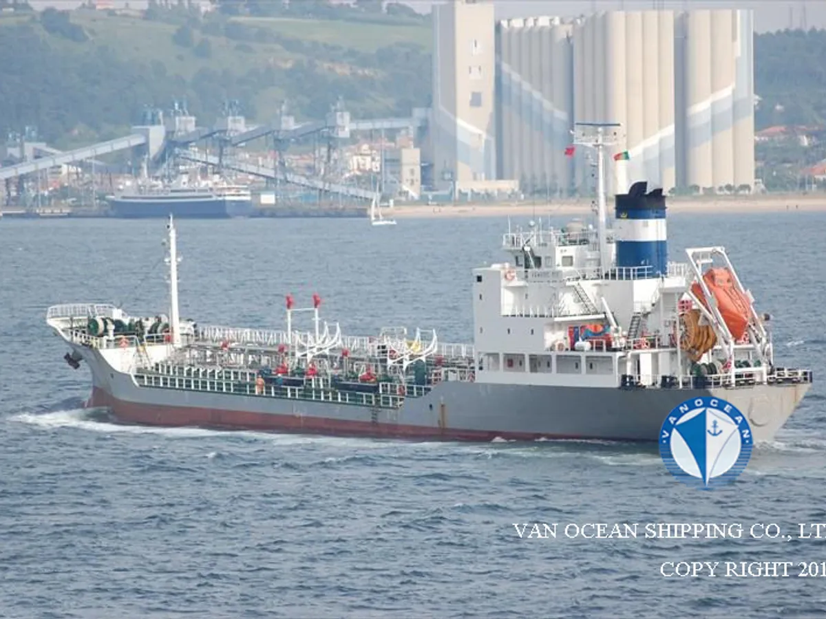 Petrol/Kimyasal tankeri satılık