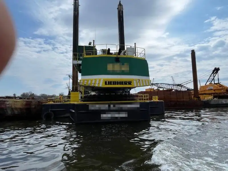 Dredger (Kazık çakma gemisi) satılık