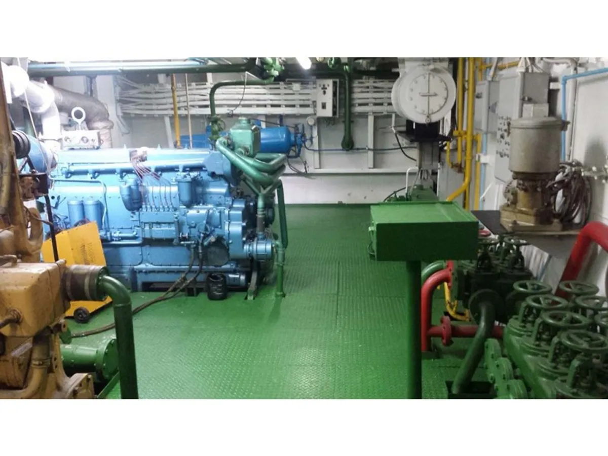 Dredger (Kazık çakma gemisi) satılık