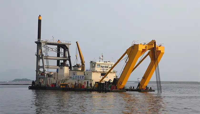 Dredger (Kazık çakma gemisi) satılık