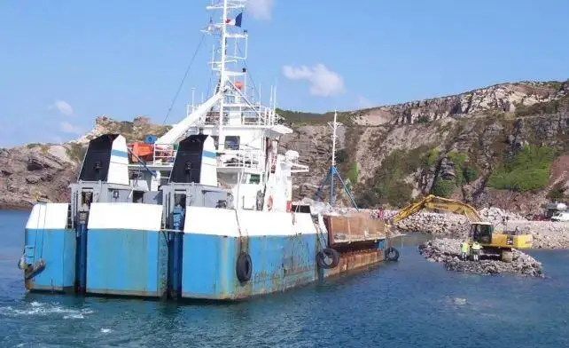 Dredger (Kazık çakma gemisi) satılık