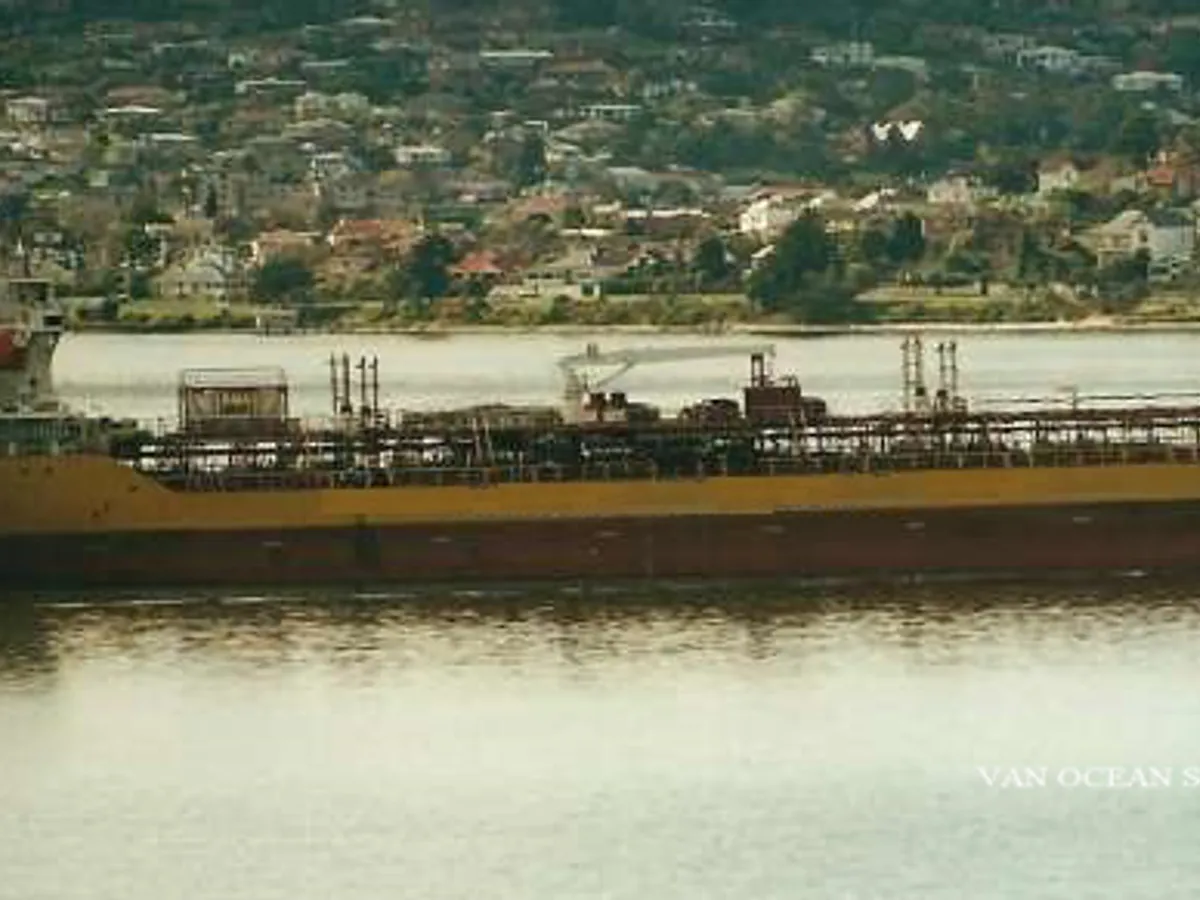 Petrol/Kimyasal tankeri satılık