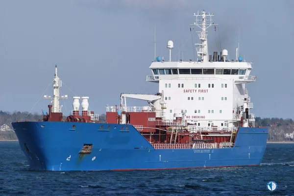Oil/Chemical tanker for sale