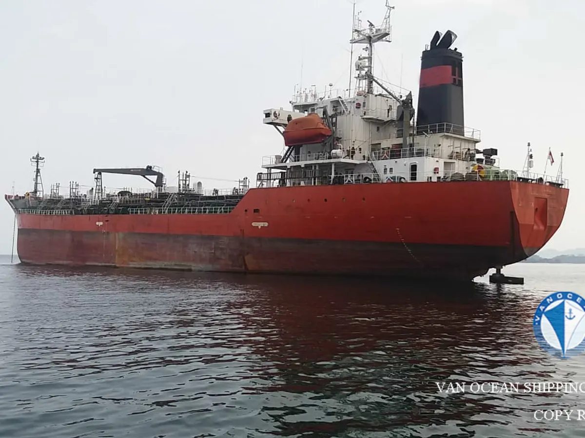Petrol/Kimyasal tankeri satılık