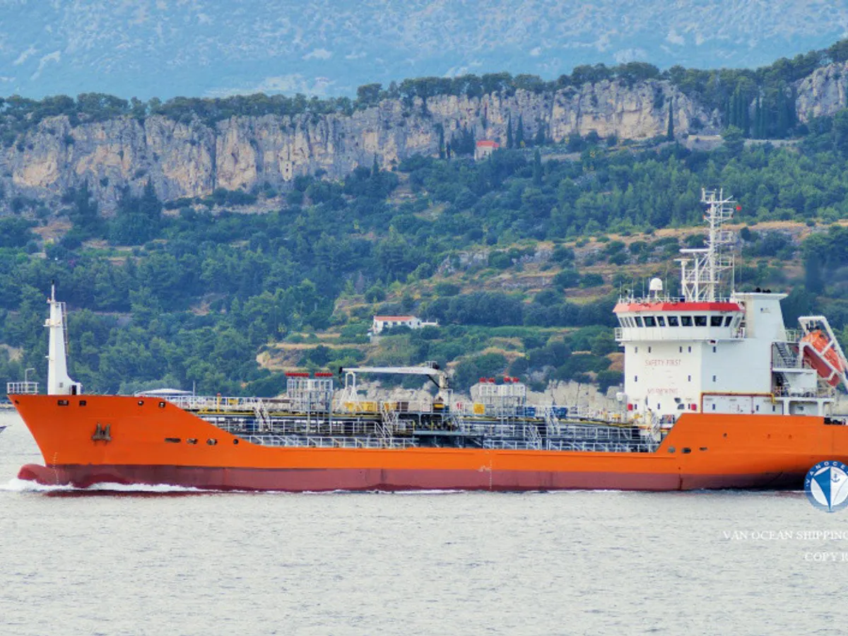 Petrol/Kimyasal tankeri satılık