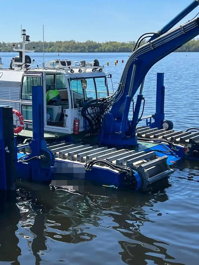Dredger (Kazık çakma gemisi) satılık