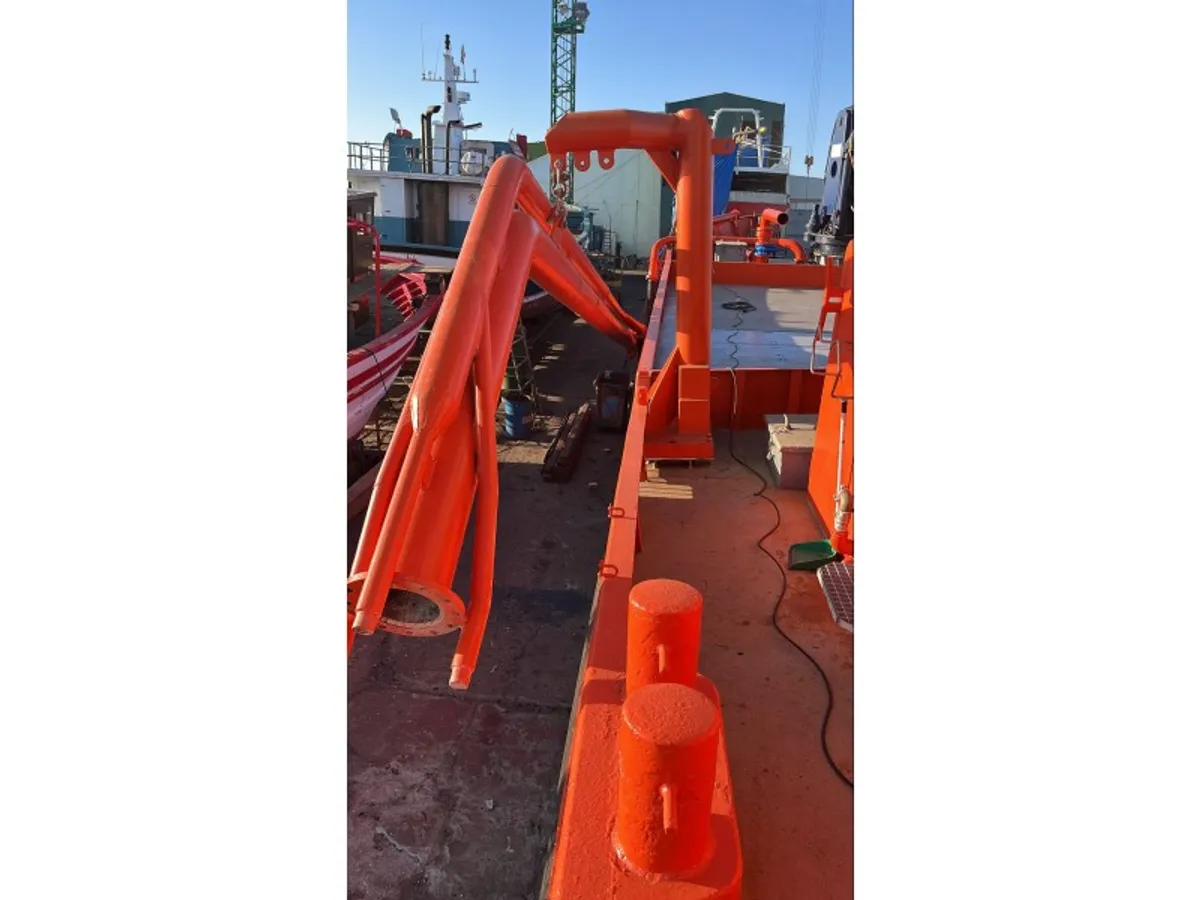 Dredger (Kazık çakma gemisi) satılık