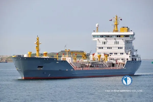 Oil/Chemical tanker for sale