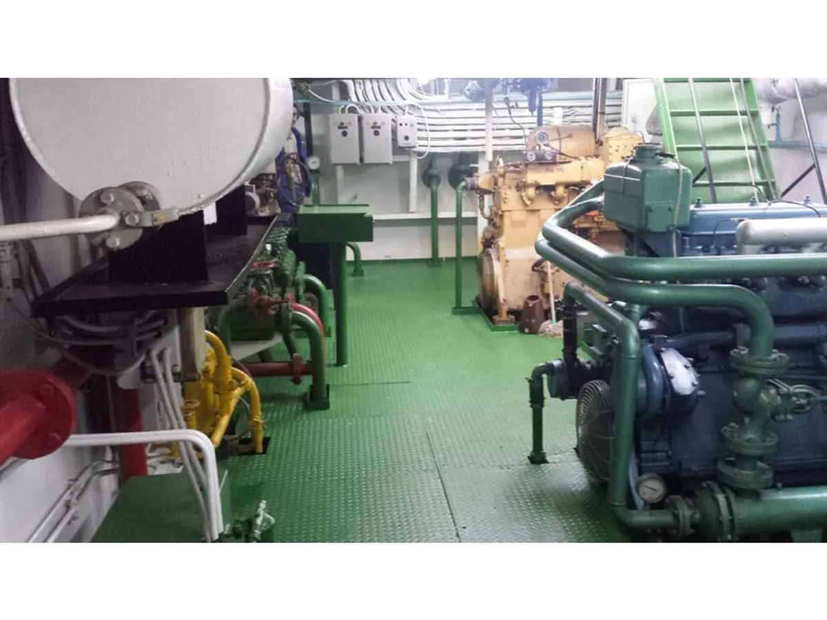 Dredger (Kazık çakma gemisi) satılık