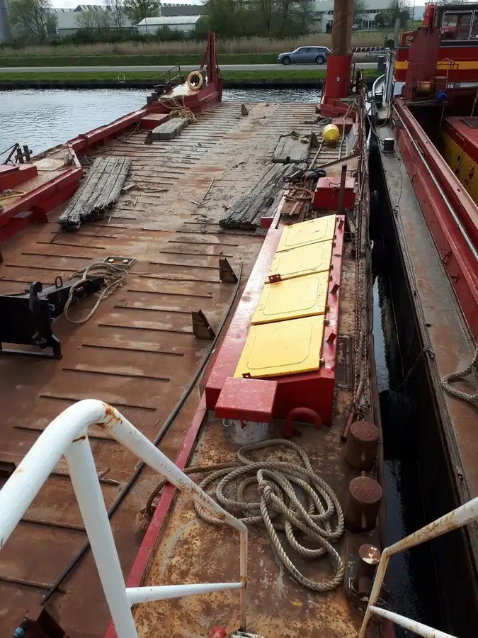 Dredger (Kazık çakma gemisi) satılık