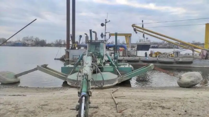 Dredger (Kazık çakma gemisi) satılık