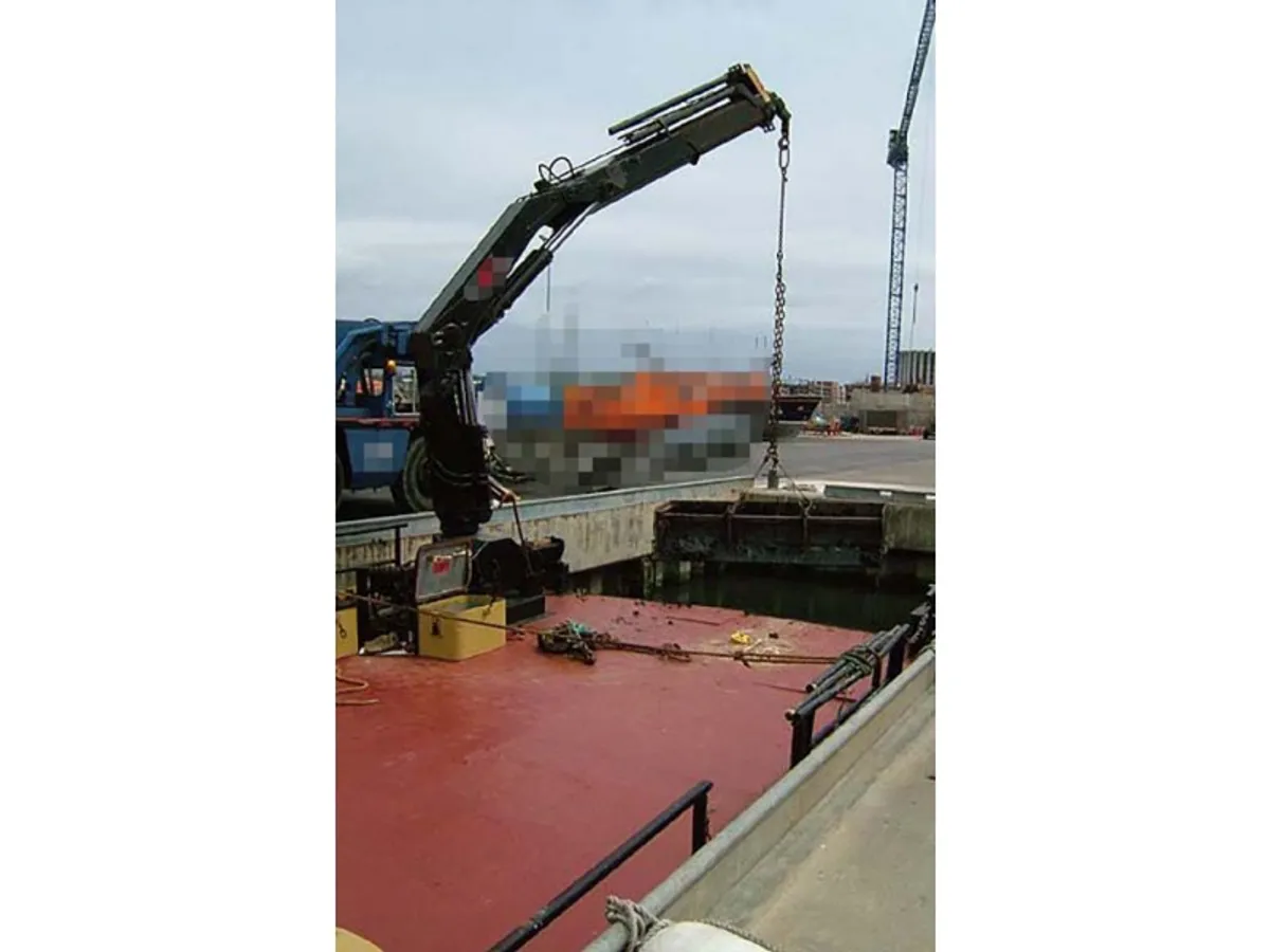 Dredger (Kazık çakma gemisi) satılık