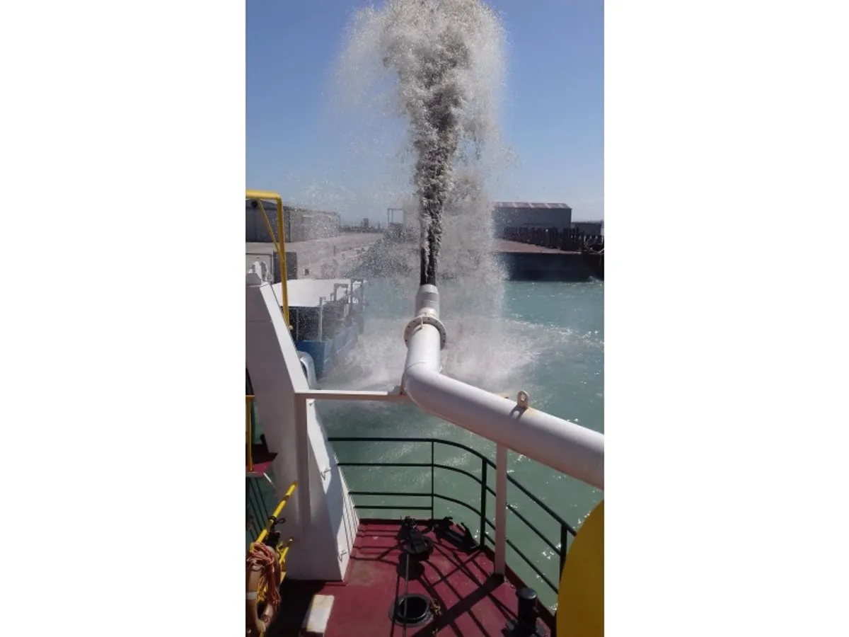 Dredger (Kazık çakma gemisi) satılık