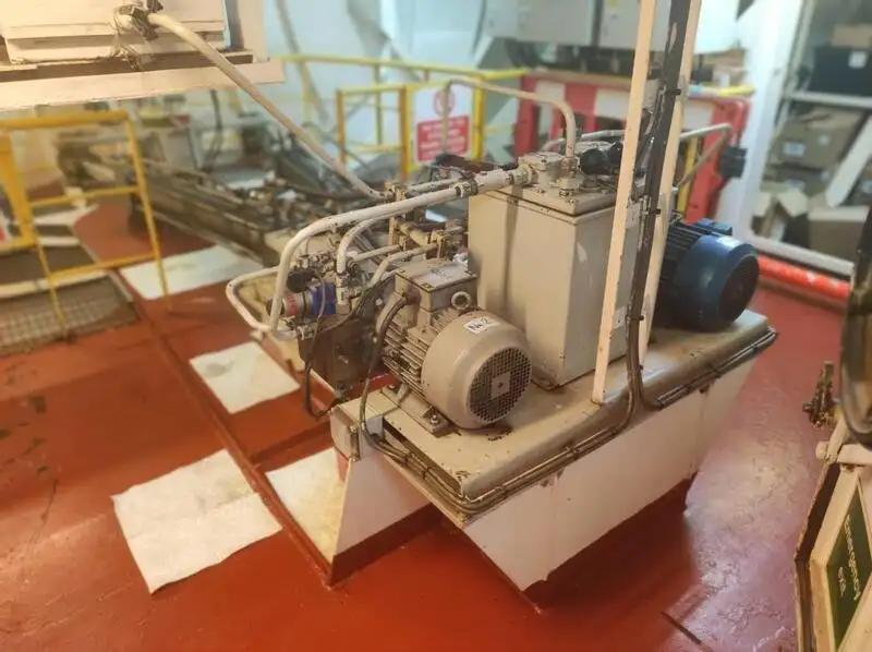 Dredger (Kazık çakma gemisi) satılık