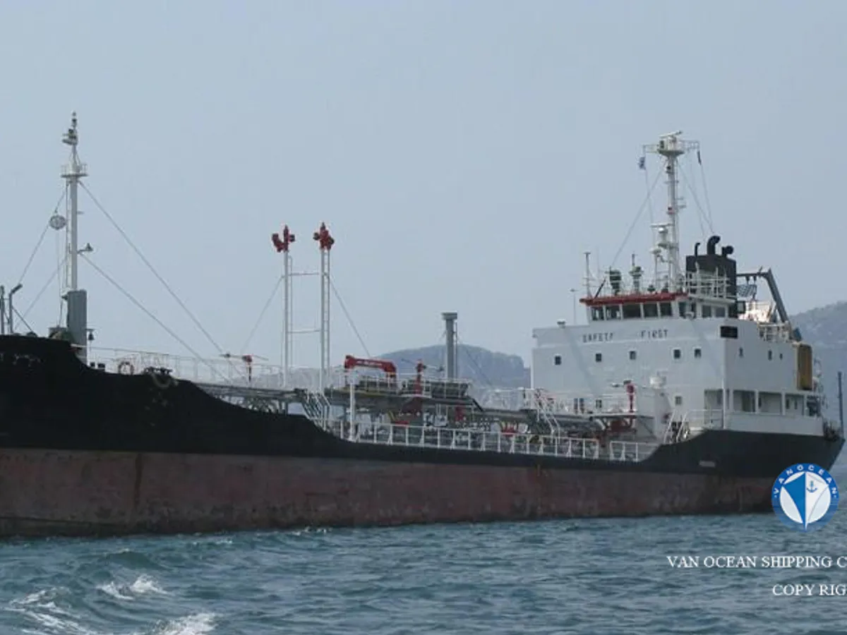Petrol/Kimyasal tankeri satılık