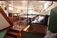 Yüzen otel satılık