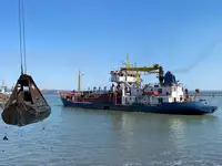 Dredger (Kazık çakma gemisi) satılık