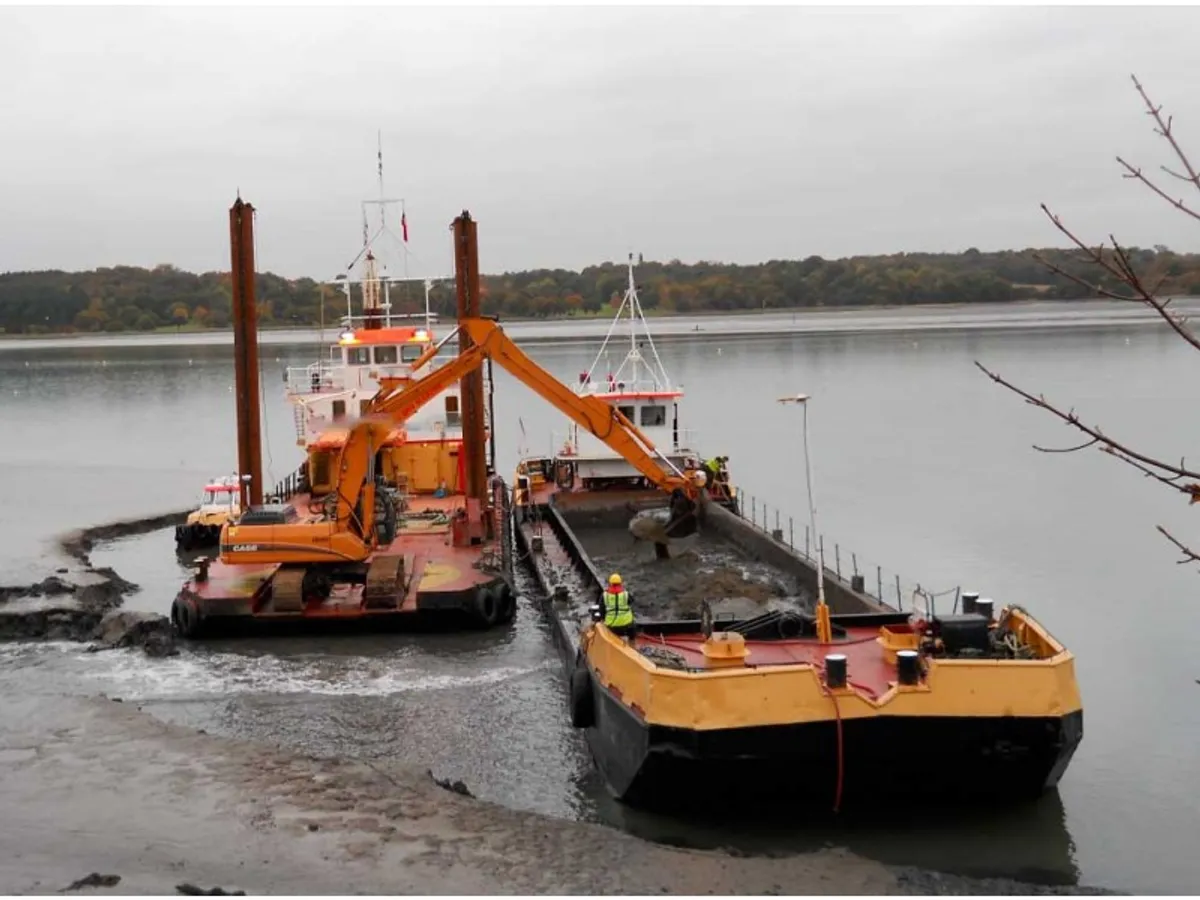 Dredger (Kazık çakma gemisi) satılık