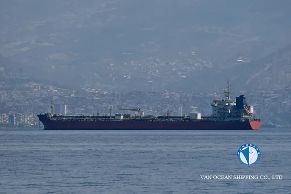 Oil/Chemical tanker for sale