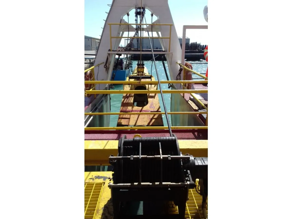 Dredger (Kazık çakma gemisi) satılık
