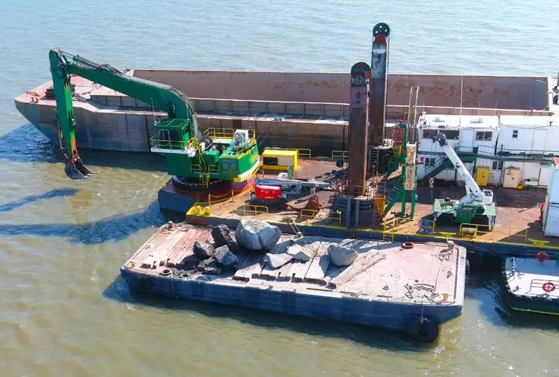 Dredger (Kazık çakma gemisi) satılık