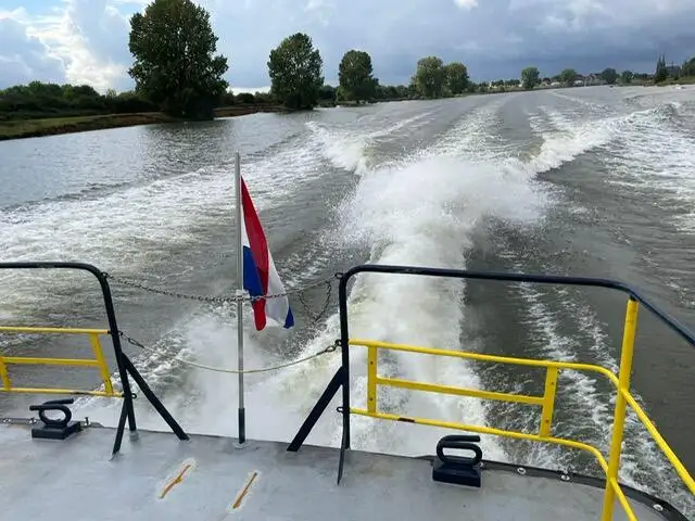 Devriye botu satılık