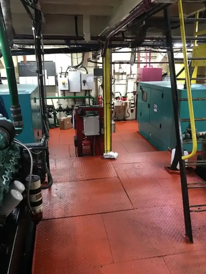 Dredger (Kazık çakma gemisi) satılık
