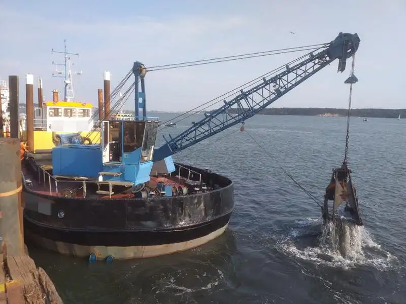 Dredger (Kazık çakma gemisi) satılık
