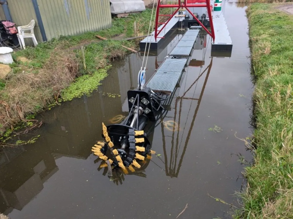 Dredger (Kazık çakma gemisi) satılık