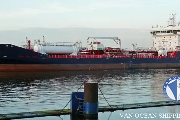 Oil/Chemical tanker for sale